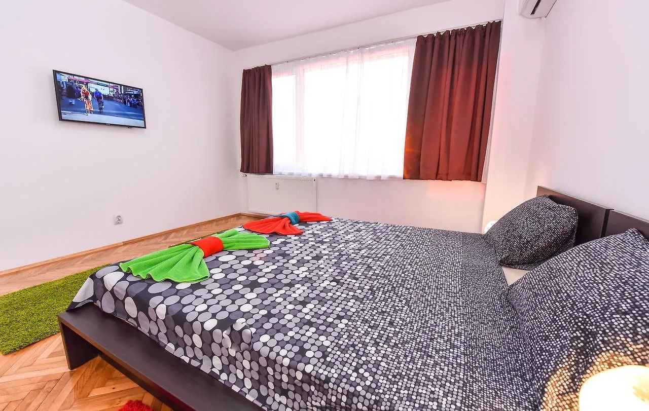 Sala Palatului Tower View Apartment